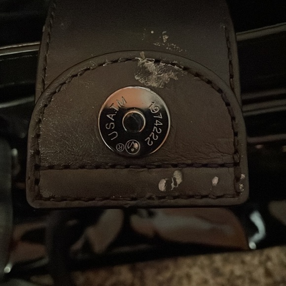 Authentic MK patent leather purse with a chain strap and 2 handles - Picture 8 of 8